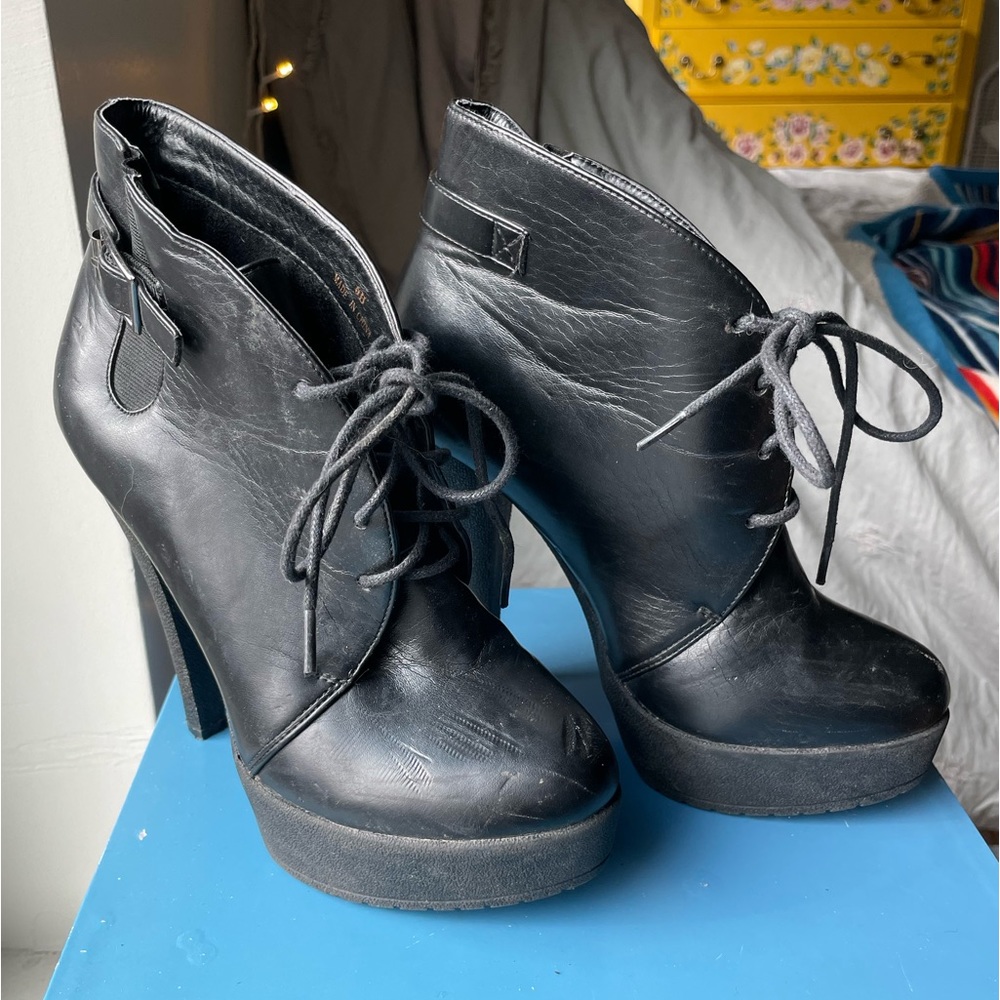 *AVAIL TIL 9/15* Kensie high heeled booties, size 6, black, used